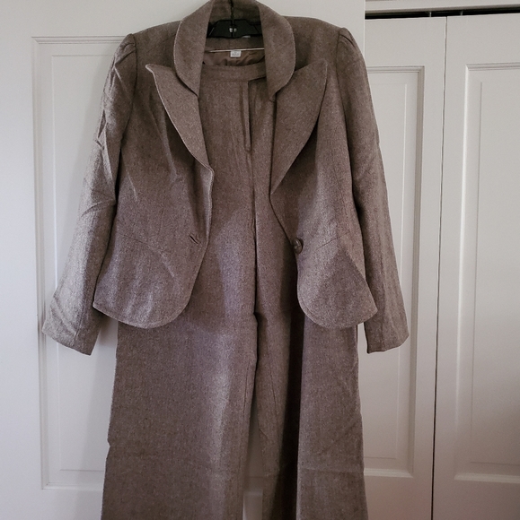 Dress Barn Pants - Donated to the Discovery Shop in Napa 01/15/24